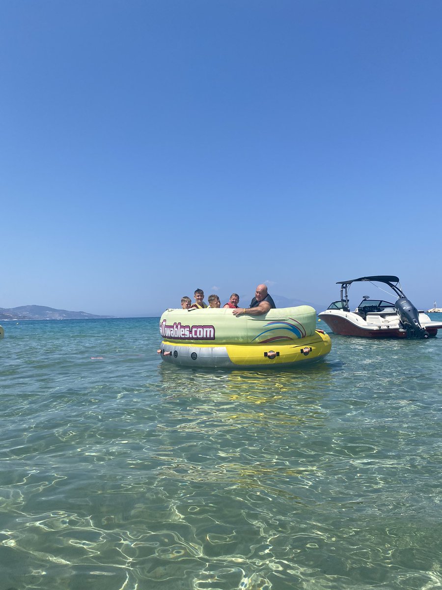 AlgyFord9's tweet photo. A great day in Zante with our good friends the #Duggans 🍺 https://t.co/ZSzMIeG0V8