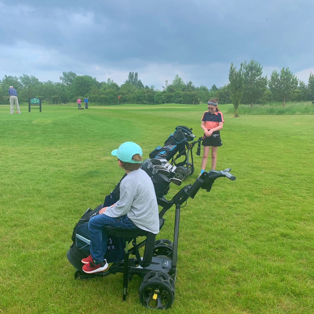 twizzystick's tweet photo. When you try to get your cousin to golf with you and he discovers the chair...

#golfbuddies #payitforward #inspire #thisishowwedoit https://t.co/FLRiaEcOPN