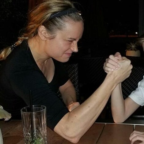 CAPTAlNPUGH's tweet photo. brie larson's arms just to make your day better https://t.co/Q3Bbe3dIHm