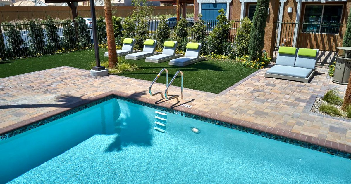KSHardscapes's tweet image. We know what our weekend plans will be ☀️

#pooldeckpavers #paverpool #citystonepavers #keystonehardscapes #pooldesign