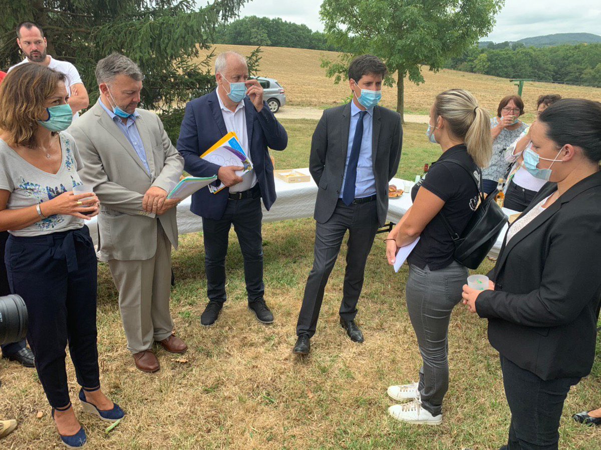 J_Denormandie's tweet photo. En Haute Garonne, aux côtés des agriculteurs pour les soutenir et les accompagner face aux difficultés liées aux aléas climatiques 

#secheresse https://t.co/4XzZcrmgDZ