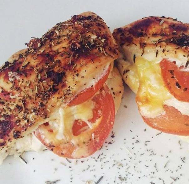 house_recipes's tweet photo. Baked Chicken Breast with Tomatoes and Cheese.
The chicken breast in the oven is a delicious, fragrant and festive dish.
Recipe: ➡️ https://t.co/ZkieijBHpe
Pin it: ➡️ https://t.co/yUYdSd4scc https://t.co/hw2t1V1oVN