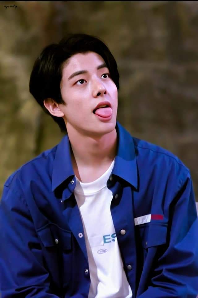 allaboutjjongg's tweet photo. are you even real jake??? take my heart please.... https://t.co/dRWM3LNQ61