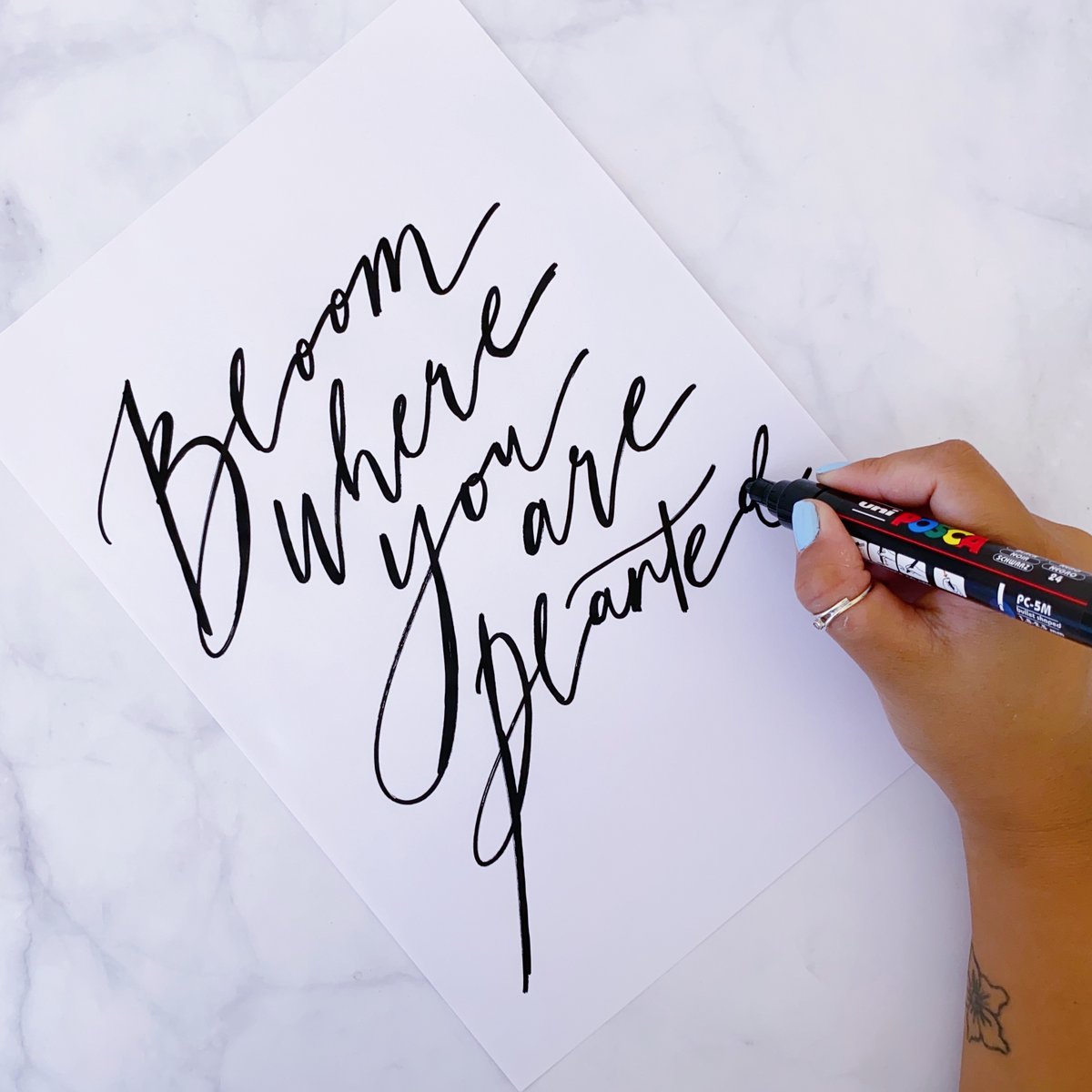Hobbycraft's tweet image. This how-to guide and FREE download sheets by @edlylasis will show you how to use different techniques to create beautiful creative lettering.

Find everything you need: bit.ly/2FjjbTH

#CreativeLettering #ArtTechniques #Hobbycraft