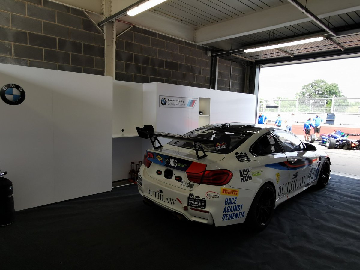 British GT garage set up done 👍

All ready for our drivers <a href="/AGCRacing/">Andrew Gordon-Colebrooke</a> &amp; <a href="/ben_racer_hurst/">Ben Hurst</a> 😁