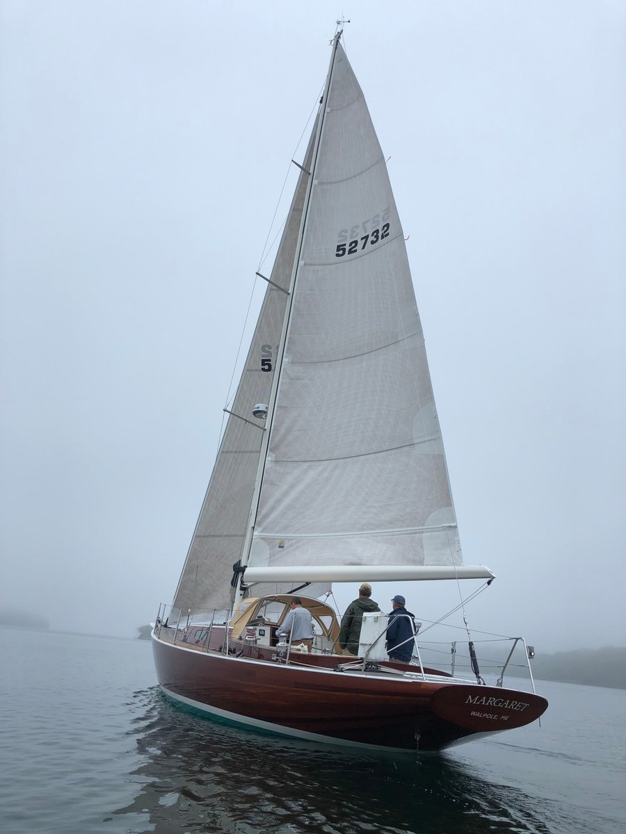 OffshoreSpars's tweet photo. The smallest offering in our furling boom range fits a 45-50 foot boat, is all carbon fiber and comes as a powered electric drive. As with all of our products, we focus on functionality with clean aesthetics.
#OffshoreSpars #CustomSpars #Sailing #Yachts https://t.co/6eqnYylv6I