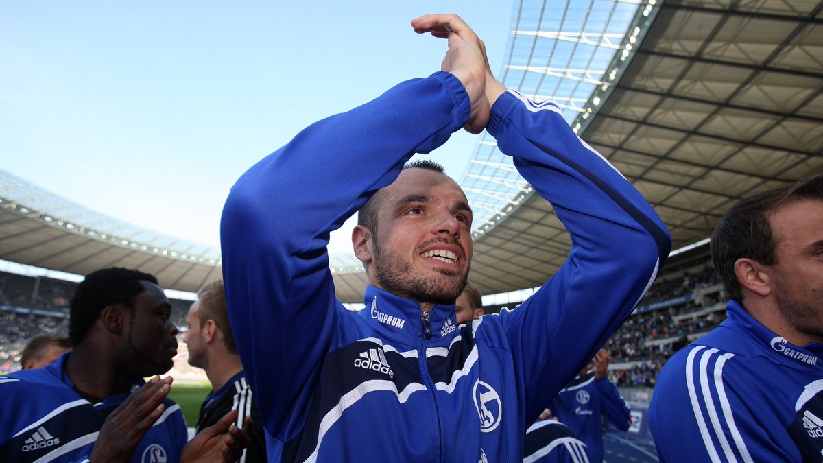 s04_es's tweet image. ¡Feliz cumpleaños, Heiko #Westermann! 🎉

#S04 | 🔵⚪️ | #FelizCumpleaños