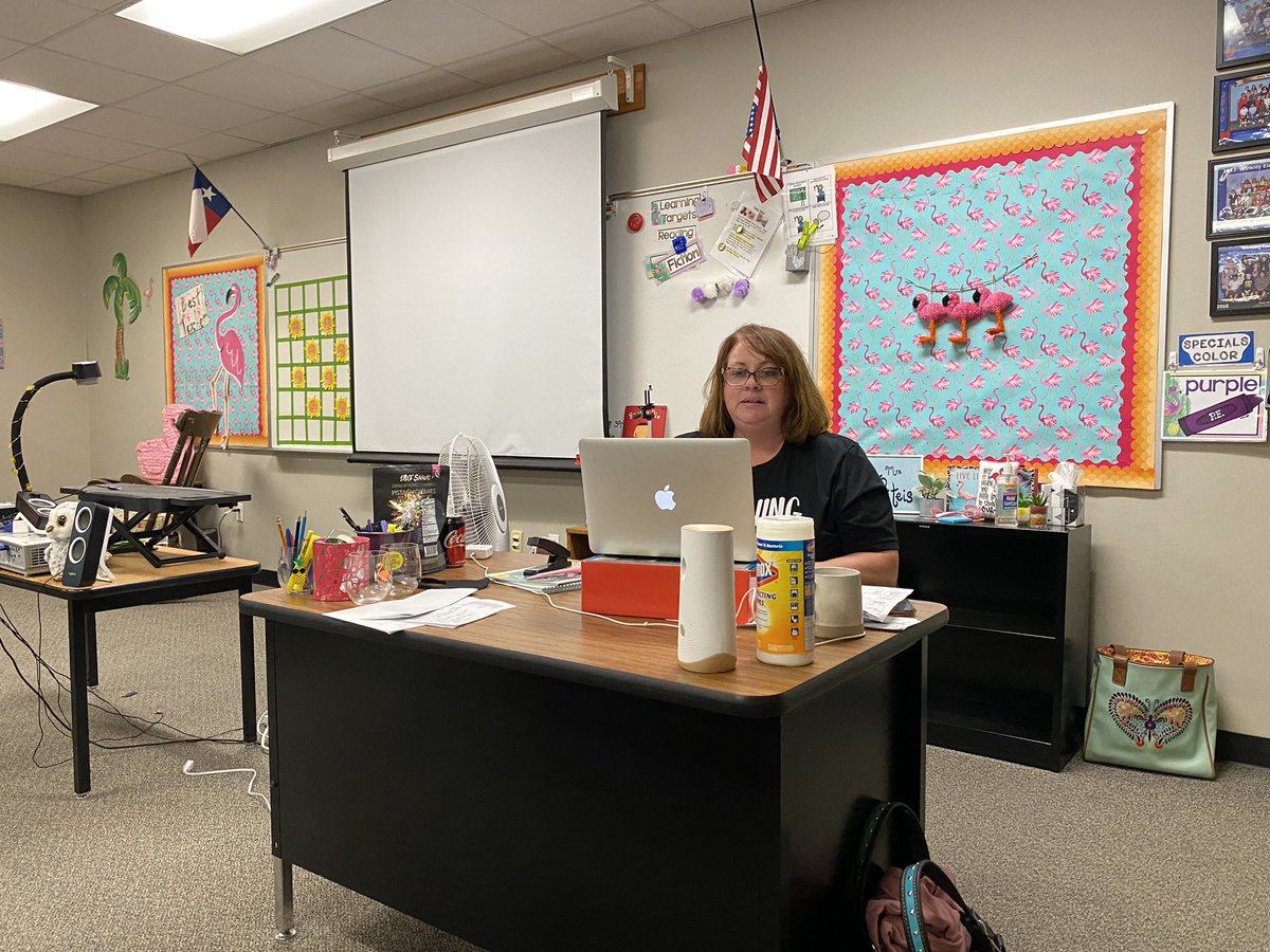 CoreyRyanEdu's tweet image. I didn’t get to @GoNoodle or fist bump anyone, but I did visit with a hard working team of @WinkleyElem third grade teachers and the wonderful @A_RobinsonLib @Camacho_Elem library! “It was weird” but it was school. Appreciate @LeanderISD #launchLISD