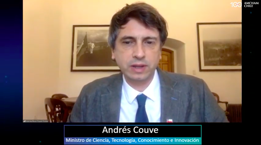 min_ciencia's tweet photo. 📡Ministro @acouvecorrea en #WebinarAmCham: "Nuestro compromiso para los próximos 18 meses es sacar adelante la Política Nacional de #InteligenciaArtificial e impulsar el @DataObsCL que nos permitirá tener grandes volúmenes de datos para esta 4ta revolución industrial". https://t.co/HlbkX0FPOZ