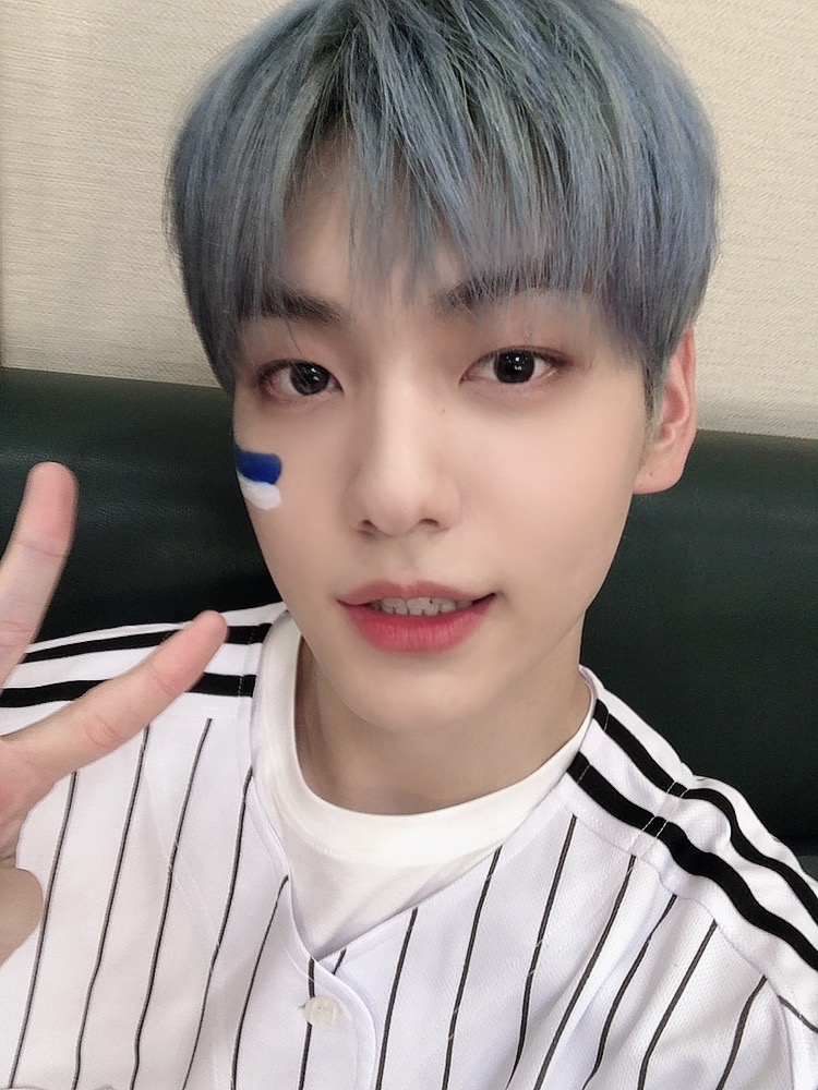 마지막으로 다시 한 번휴닝아! 생일 축하한드아악!!! #TOMORROW_X_TOGETHER  #수빈  #SOOBIN