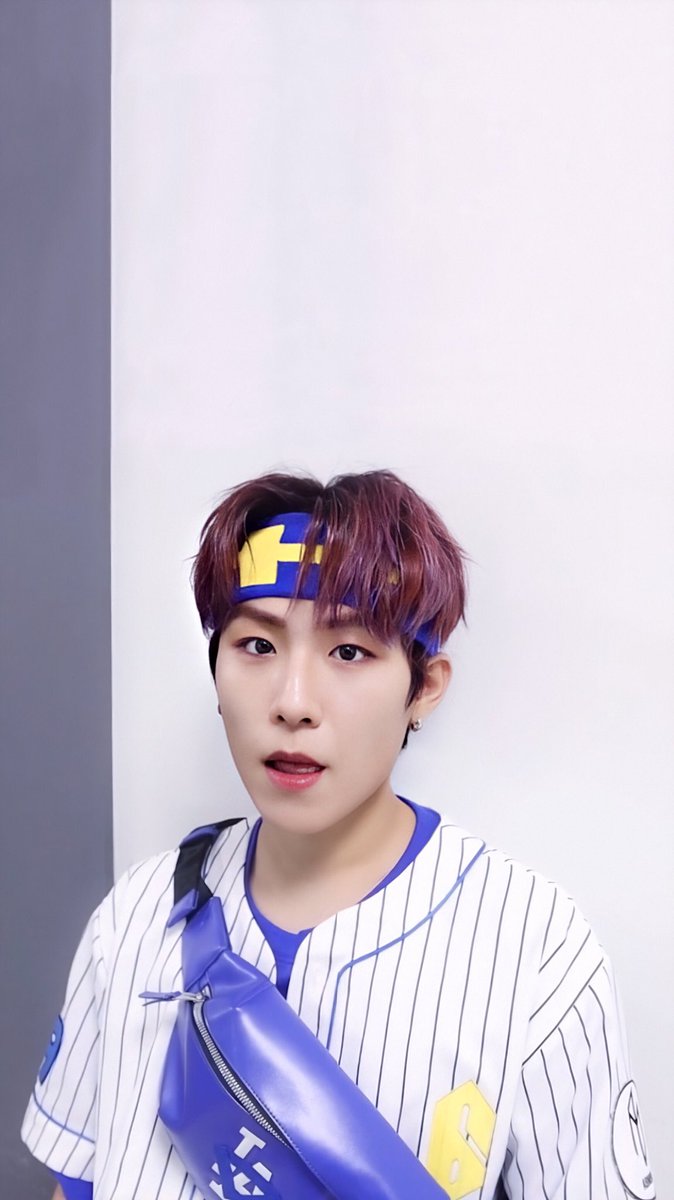 pwjfilm's tweet photo. Hi 👋🏻 

#박우진 #PARKWOOJIN #WOOJIN #AB6IX #에이비식스 https://t.co/uwBKLNNCpO