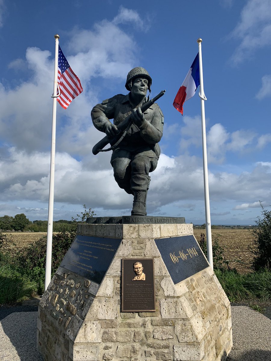 ToursSolway's tweet photo. Paying our respects with our group last year at the memorial dedicated to Major Richard D Winters and all the American officers who lead the way on D Day, 6th June 1944.
#WW2 #GuidedHistoricTours #SolwayBattlefieldsTours https://t.co/ygQkUM8l0P