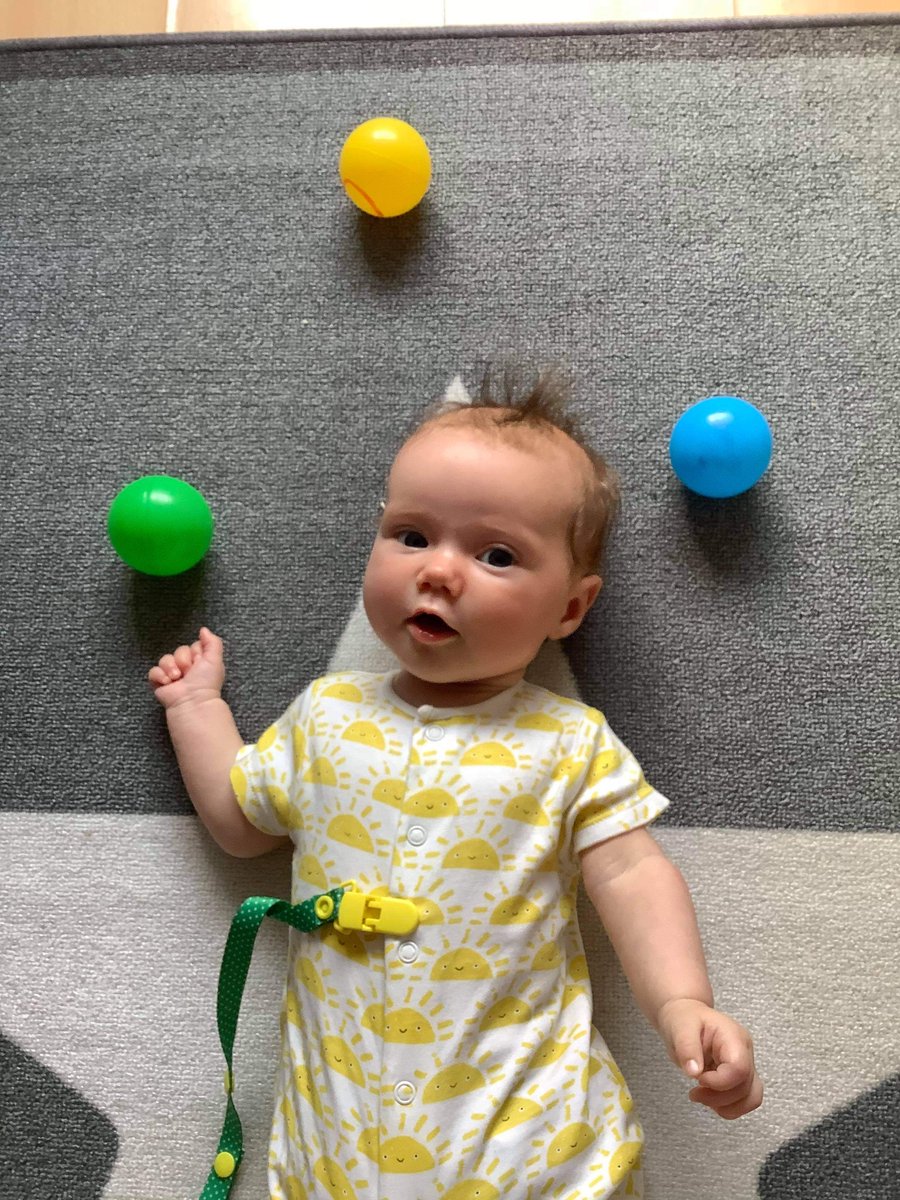 UKUnpluggedCIC's tweet photo. Brother and sister juggling team! :) #CircusWeek #FairyTrollPost https://t.co/a50HQNoPE9