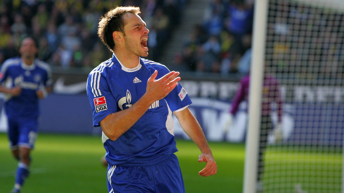 s04_us's tweet image. A former Royal Blue is turning 3️⃣7️⃣ today 🎈

Alles Gute, Heiko #Westermann! 🎉

#SchalkeUS🇺🇸