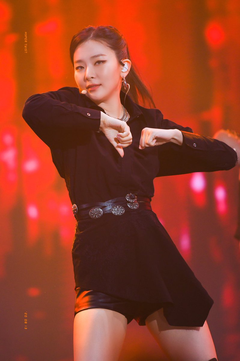 hypertwist_'s tweet photo. 200813 SOBA #슬기 #seulgi 🏹
• 𝖒𝖆𝖞 𝖌𝖔𝖉 𝖍𝖆𝖛𝖊 𝖒𝖊𝖗𝖈𝖞 𝖚𝖕𝖔𝖓 𝖒𝖞 𝖊𝖓𝖊𝖒𝖎𝖊𝖘?
• 𝖇𝖊𝖈𝖆𝖚𝖘𝖊 𝖎 𝖜𝖔𝖓’𝖙. https://t.co/IpXcGonicN