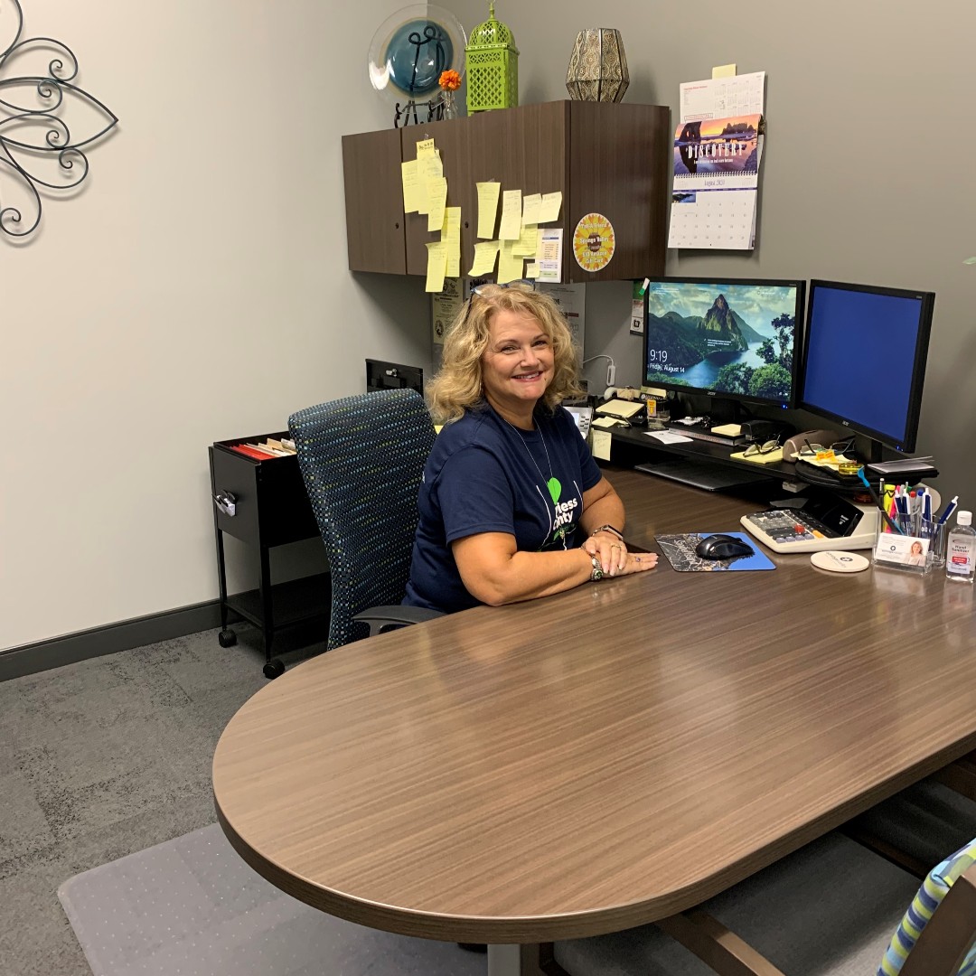 SpringsValleyBT's tweet photo. Springs Valley's Washington Banking Center is ready to see you!  Stop by today and pick up your free "I Love Daviess County" t-shirt (while supplies last)!! https://t.co/99KYaQXLly
