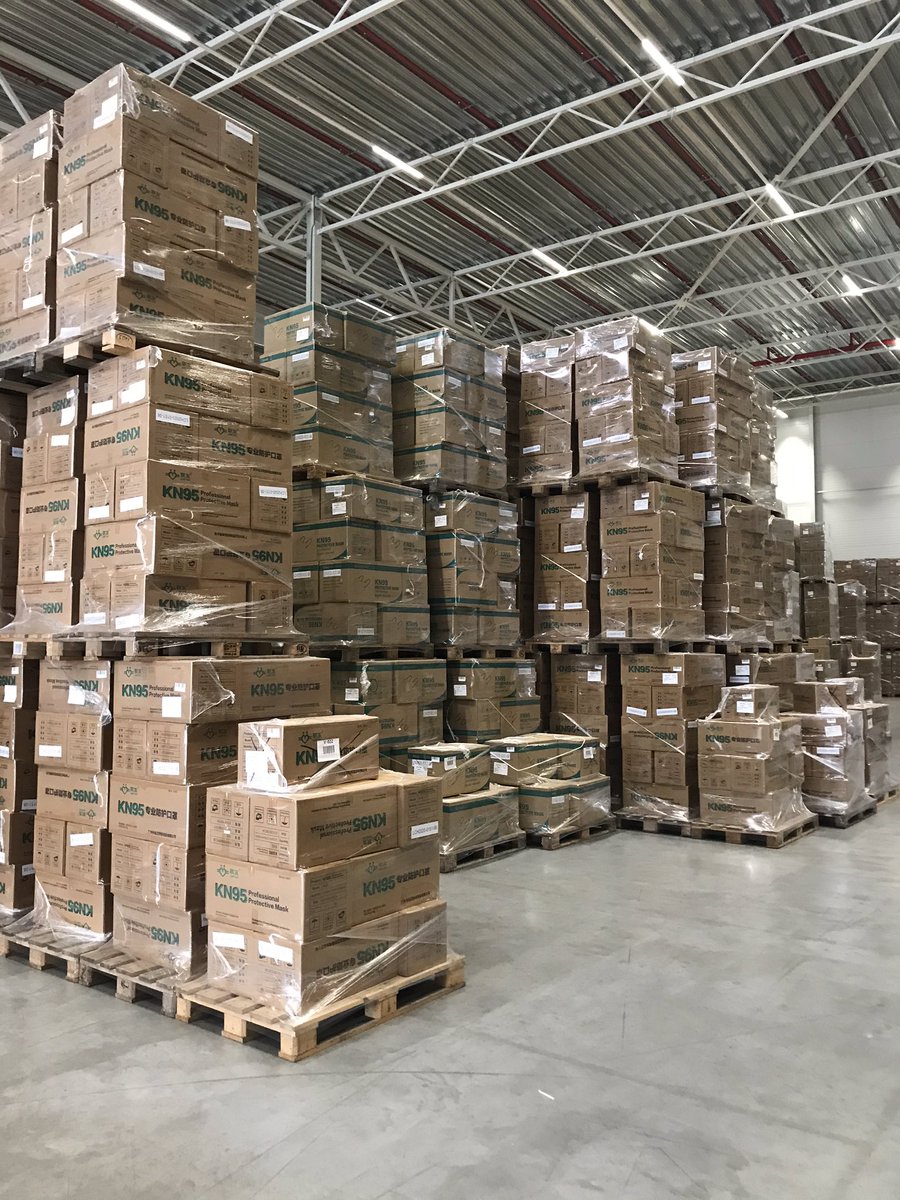 Op de Maasvlakte op bezoek bij terecht trotste NL Familie bedrijf <a href="/NeeleVat/">Neele-Vat</a> die groot deel van logistieke werk doen voor ons Landelijk Centrum Hulpmiddelen #ijzerenvoorraad hier worden logistieke topprestaties geleverd.