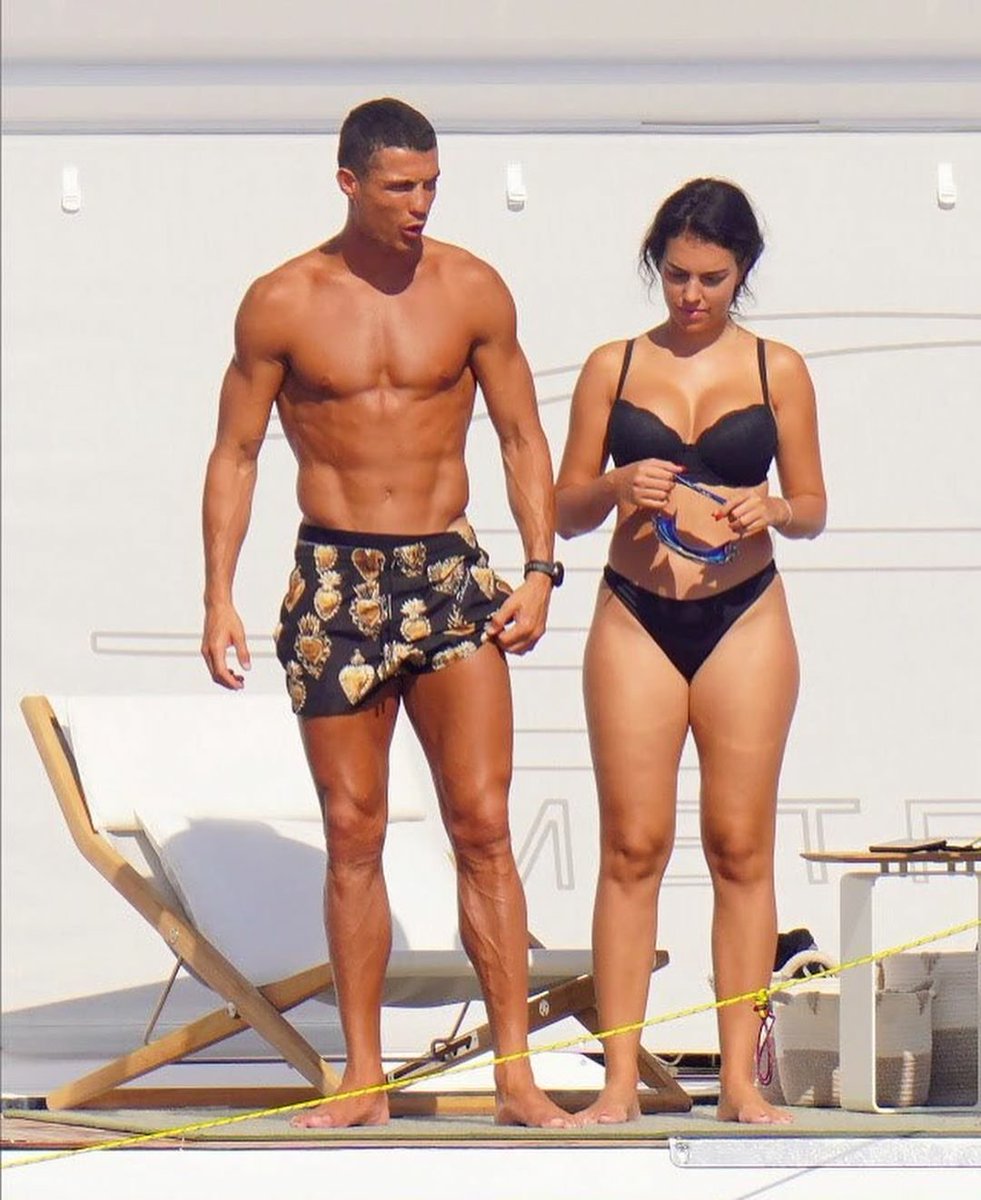 The CR7 Timeline. on Twitter: "Cristiano Ronaldo spending vacation with Georgina  Rodriguez. ☀️… "