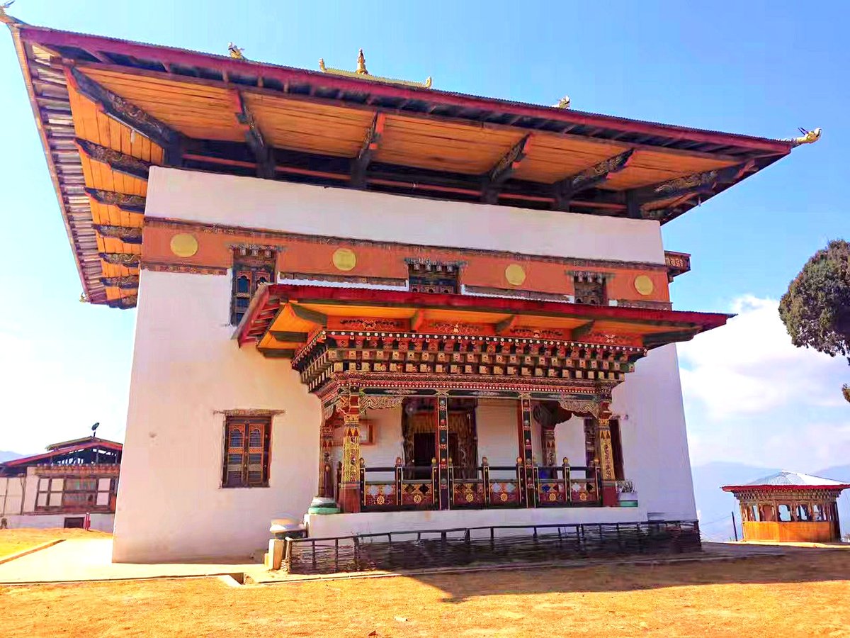 DrukGiGyem's tweet photo. Overlooking the beautiful valley of Chumey in Bumthang district, Tharpaling Monastery, or the place of liberation, is a beautiful complex attracting innumerable tourists and locals alike. It is must visit place when in Bumthang.

#travelblogger
#Tourism 
#trekking 
#Tours https://t.co/VSQebe3LTW