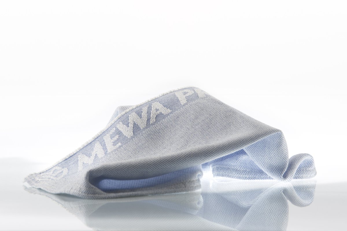 MEWA_CH's tweet photo. Le #MEWATEX ULTRA® est un tissu industriel à capacité d’absorption turbo. Adapté pour le nettoyage ultra-doux de surfaces sensibles. Avec une #hygiène textile certifiée et une conservation sure et écologique dans le Safety Container SaCon®. https://t.co/hXTgm1eFwk #Textilsharing https://t.co/t633cIuXD7