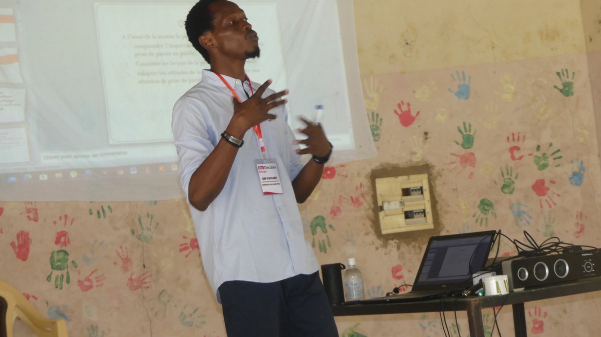 ShedecidesSN's tweet photo. #CampExellence2020 : Début des formations hier avec la session sur la prise de parole en public. Les participants ont bénéficié de conseils pour réussir a mieux s'exprimer. 
#SheDecideSN #Kebetu @AissataSakho @BassirouDieng3 @DhSarafina @christine_sarr @ElsyDiene @SheDecidesGFI https://t.co/CbBMy3empo