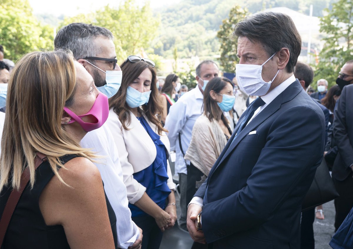 GiuseppeConteIT's tweet photo. Il vostro dolore, la vostra ferita è il nostro dolore, la nostra ferita. 
Non potremo mai dimenticare. 

#Genova #PonteMorandi #14agosto https://t.co/3zRwM88jKv