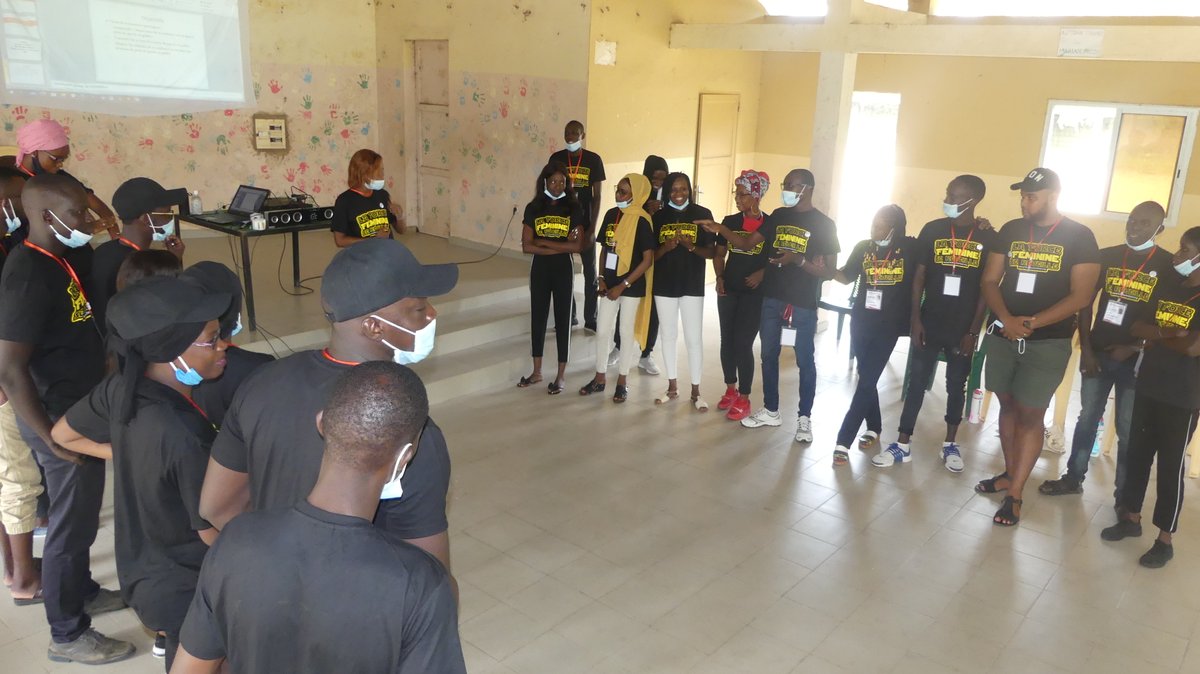 ShedecidesSN's tweet photo. #CampExellence2020 : Début des formations hier avec la session sur la prise de parole en public. Les participants ont bénéficié de conseils pour réussir a mieux s'exprimer. 
#SheDecideSN #Kebetu @AissataSakho @BassirouDieng3 @DhSarafina @christine_sarr @ElsyDiene @SheDecidesGFI https://t.co/CbBMy3empo