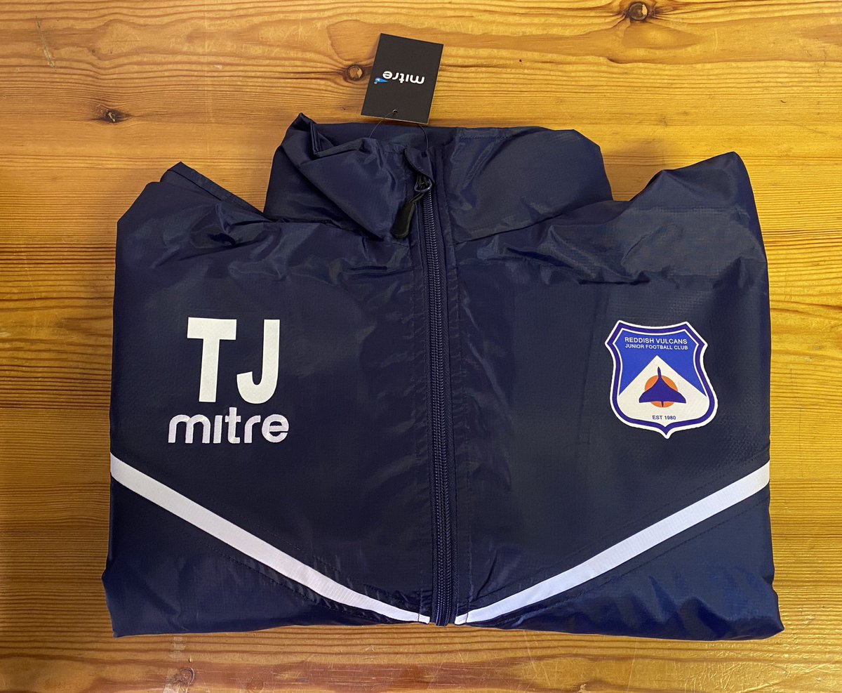 New <a href="/MitreSports/">Mitre Sports</a> rain jackets for <a href="/rvjfc/">Reddish Vulcans JFC</a> 😁👍🏻