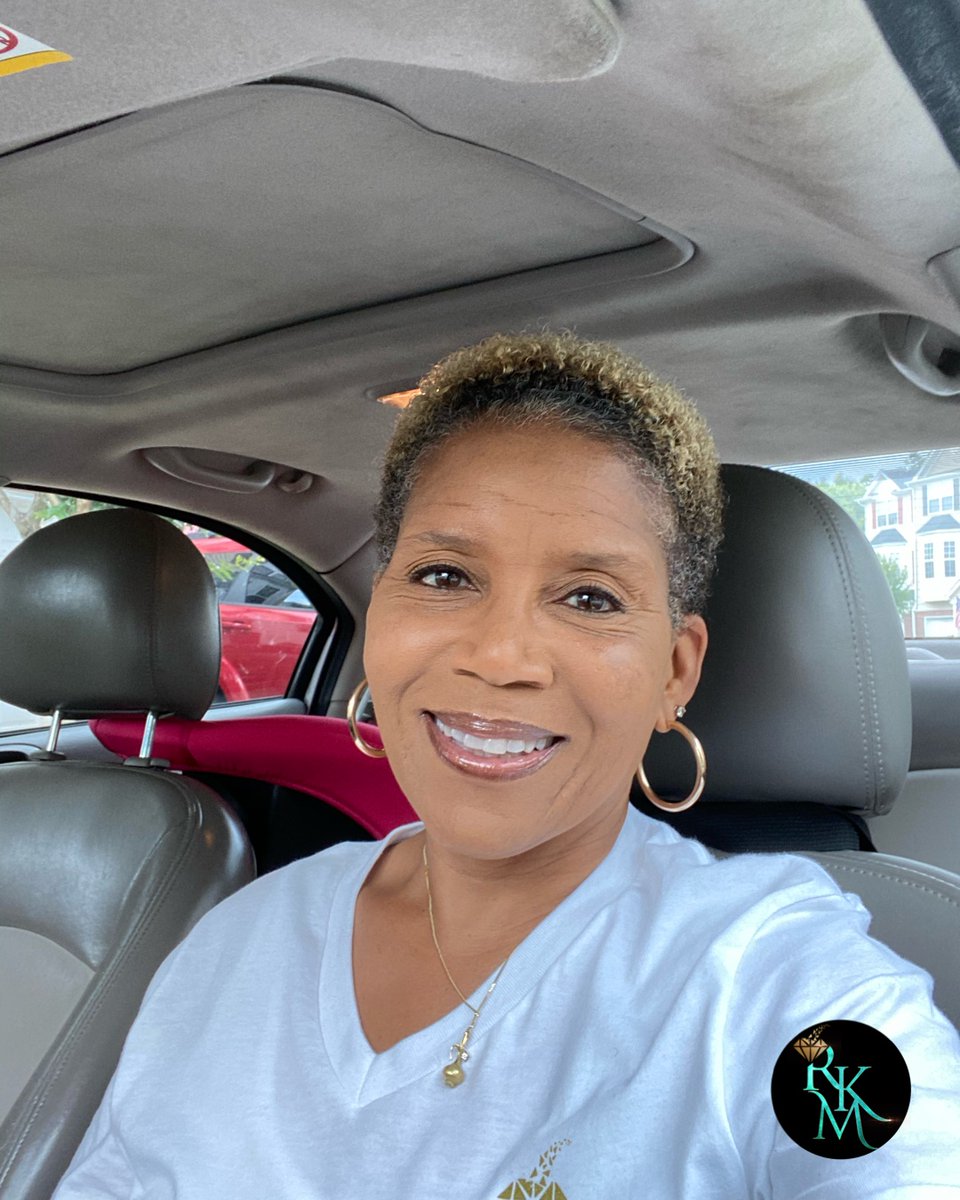 ReekreationM's tweet photo. Sending love to you today ❤️. It’s going to be a great one. God is on your side.                  
#christianwomen #ministry #christianinspiration #inspire #jesussaves #Jesus  #spreadGodslove #christianbeliefs #ibelieve #HeisKing #LordandSavior #artistic #teamJesus #holyspirit https://t.co/njt8p4wXsN