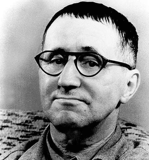 64. yılında anısına saygıyla...
Bertolt Brecht 
#BertoltBrecht #politiktiyatro #epikdiyalektiktiyatro #tiyatro