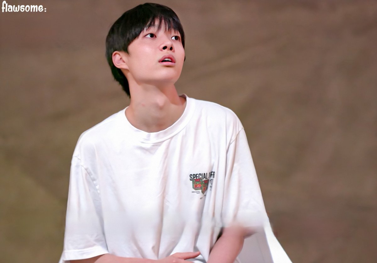 hunheuns's tweet photo. EJ has been working hard since Day One. I know a lot of people don't really give him attention he deserves, but I'm glad I did because they are missing out a lot. We love you our Uju~

#GoodJobOurSlothEJ https://t.co/Jb45RWFie8