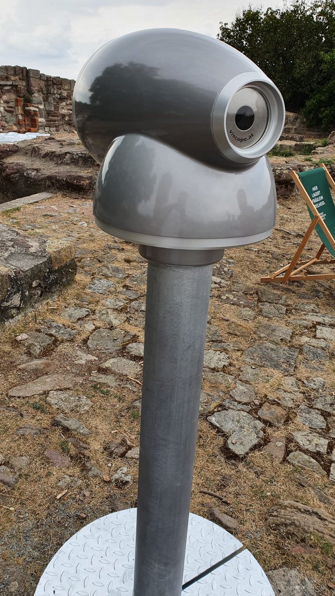 Die Oberburg Giebichenstein in Halle hat ein neues Highlight für Touristen. Durch ein Erlebnisfernrohr der österreichischen Firma „VIScope“ können sich nun Besucher anschauen, wie die Burg einst ausgesehen hat, bevor sie im 30-Jährige Krieg zerstört wurde.
dubisthalle.de/so-sah-die-bur…