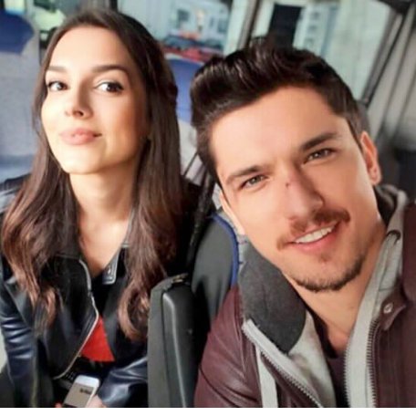 ayhakaskicandir's tweet photo. "Arka sokaklar" adlı dizinin değerini kıymetini bilmediği çiftler adlı minik bi haklılık twitti 😎 her zaman olduğu gibi yine çiftlerin bile değeri bilinmedi ve oyuncularında...... https://t.co/vWSxYsEpVI