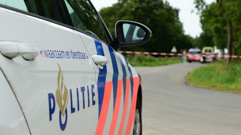 Fietser overlijdt na aanrijding in Spijk..