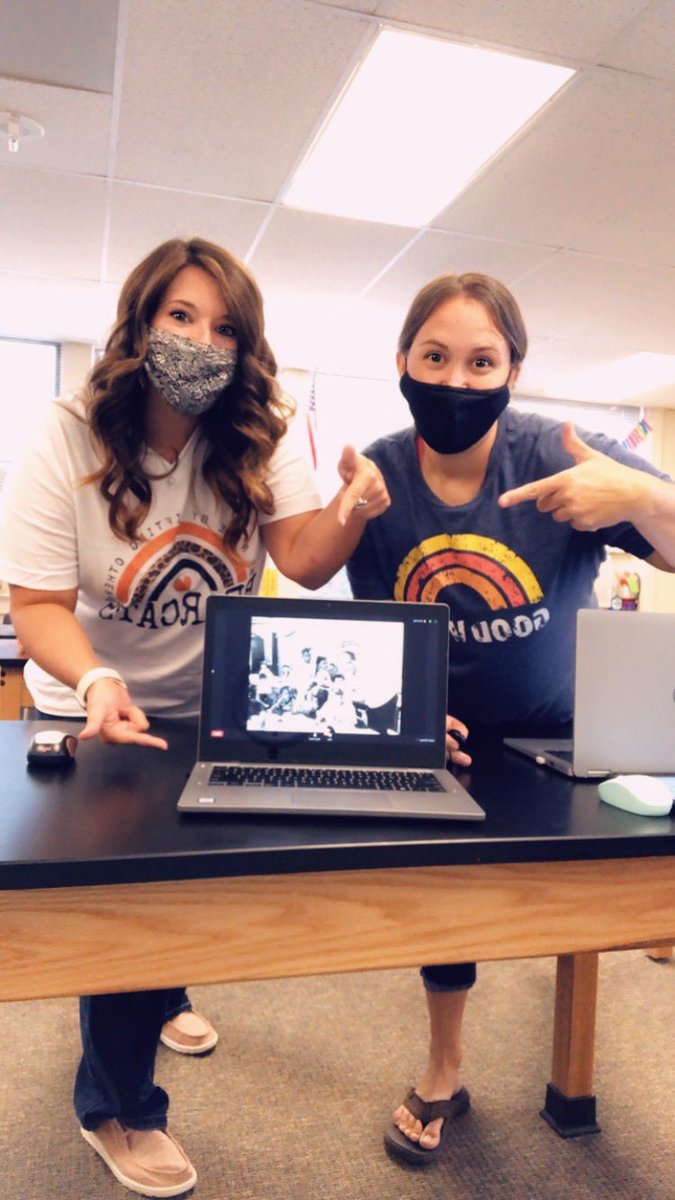 More <a href="/aledo_vandacats/">Vandagriff </a> enjoying 2020 convocation with @mradamwelcome ! Thanks Mrs. Flores and Mrs. Flores for ensuring #bearcatsbeststart!