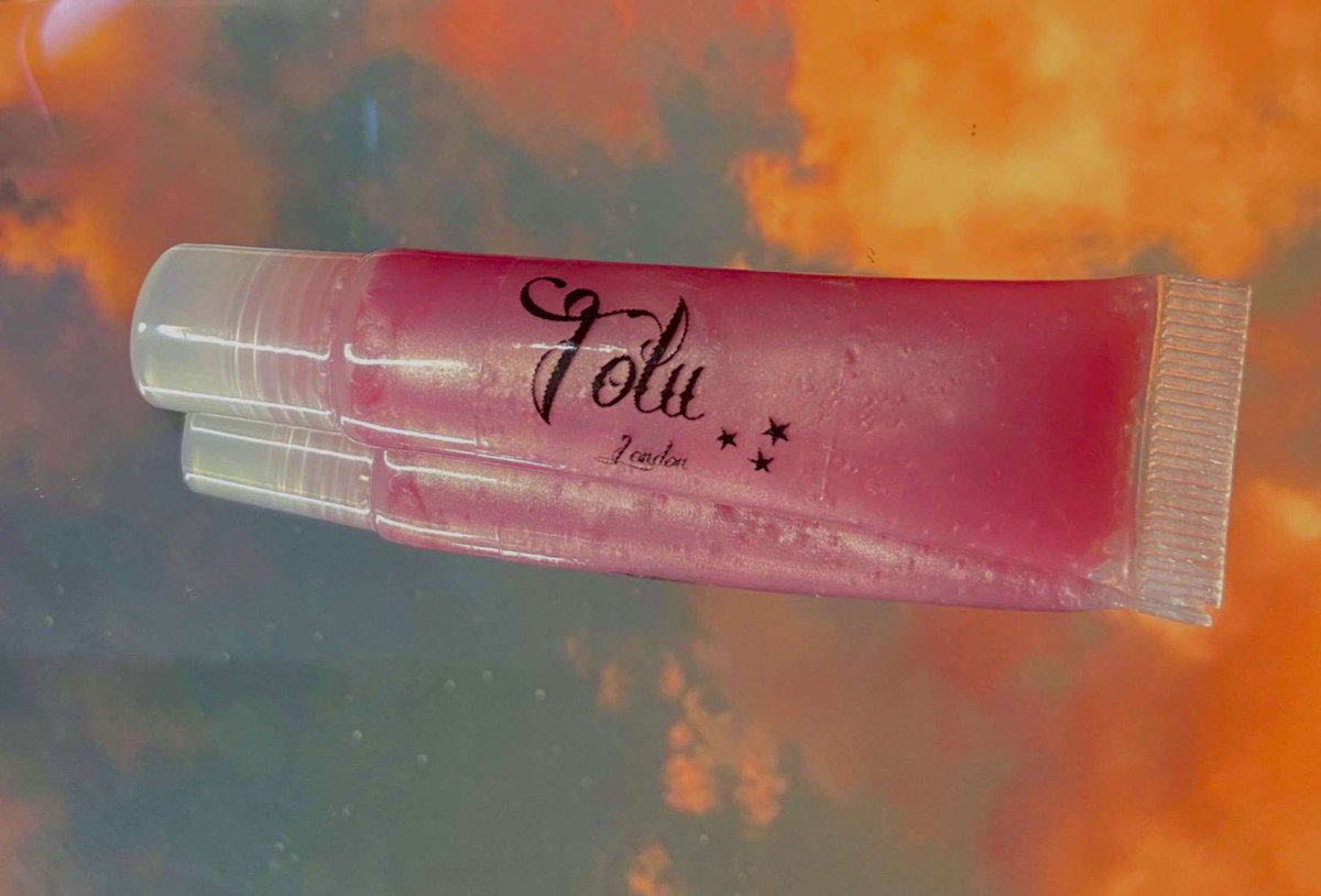 LondonTolu's tweet photo. Tolu London coming soon.... a sneak peak at our collection👀👀👀 Follow and support a small business #BlackOwnedBusiness #SmallBusiness #vegan #lipgloss #pink https://t.co/gPACzouiMY