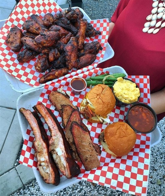 BBQ PLATTERS! 🔥 I couldn’t make a decision so I just asked for it all 😅