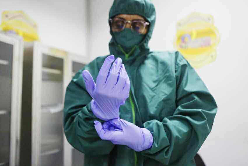NicolasMaduro's tweet photo. En Venezuela hacemos un gran esfuerzo para proteger la salud del pueblo. Sin embargo, tenemos que mirar lo que sucede en el mundo y tomar lecciones para cuidarnos más del Covid-19. Ajustar y mejorar cada detalle es la tarea para avanzar en esta batalla. ¡Vamos por Más! https://t.co/TRyy1sslkc