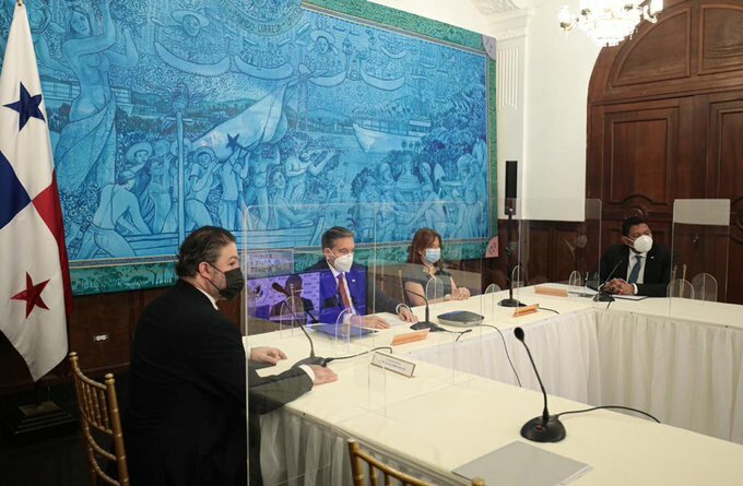 MicrosoftLatam : RT NitoCortizo: Firmamos un Memorando de Entendimiento entre el Gobierno y Microsoft Corporation, como un paso más para la transformación digital del Estado, uno de nuestros compromisos del plan de acción, que a la vez promueve el de… x.com/MicrosoftLatam…)