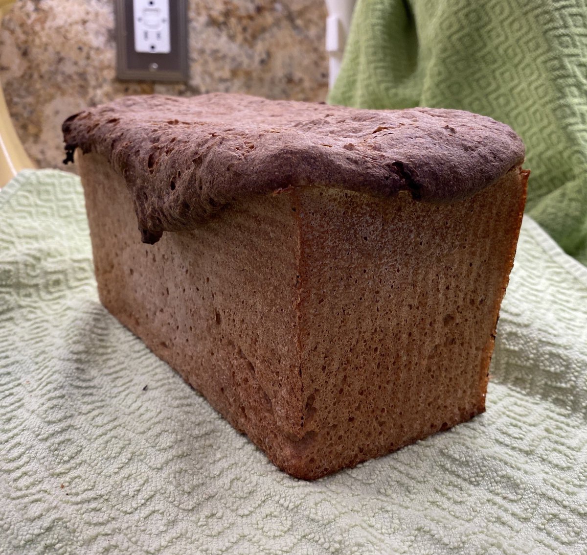 lelenanam's tweet photo. My homemade rye bread, looks weird but still do delicious 😋 https://t.co/jfjby4HhXU