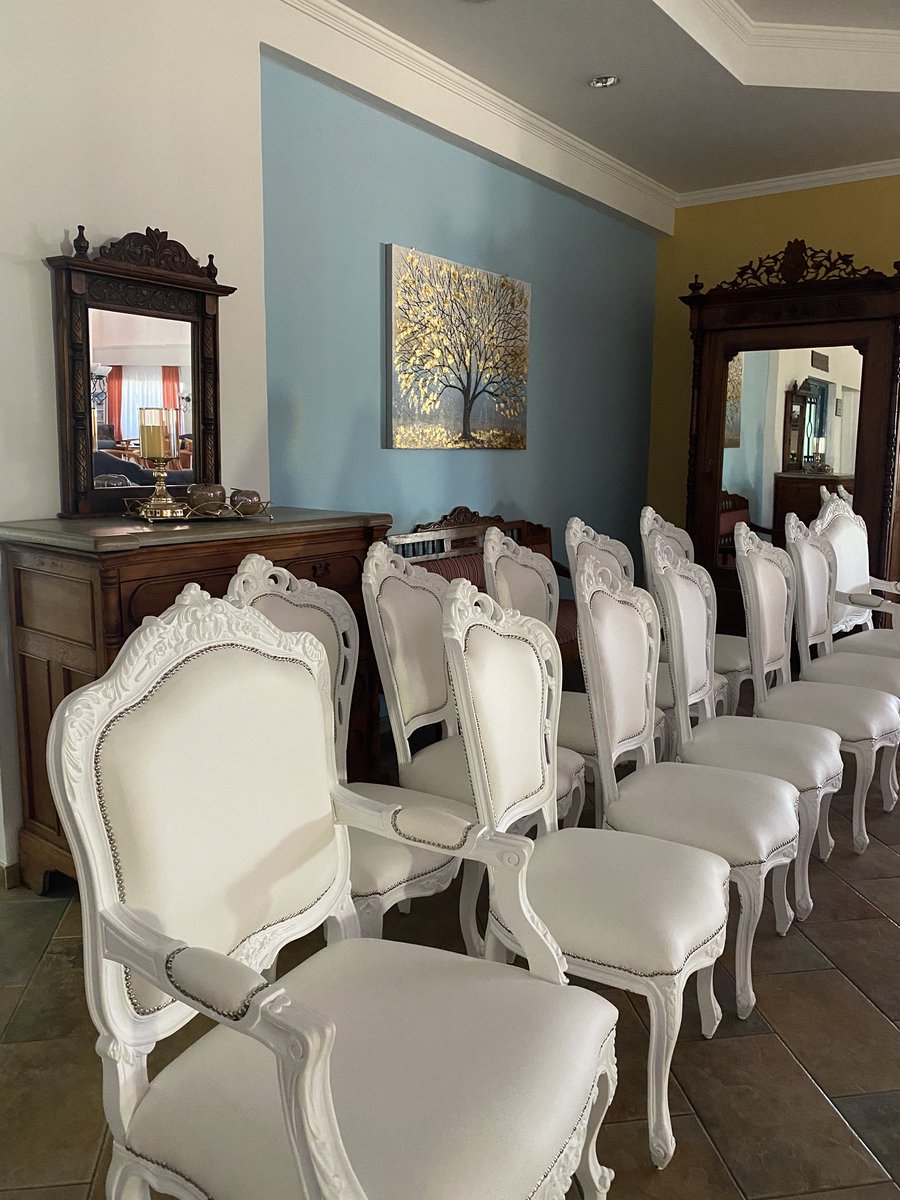 KEFALOSCYPRUS's tweet photo. #weddingthrones #whitechairs @KEFALOSCYPRUS https://t.co/1Qm99oc3nC