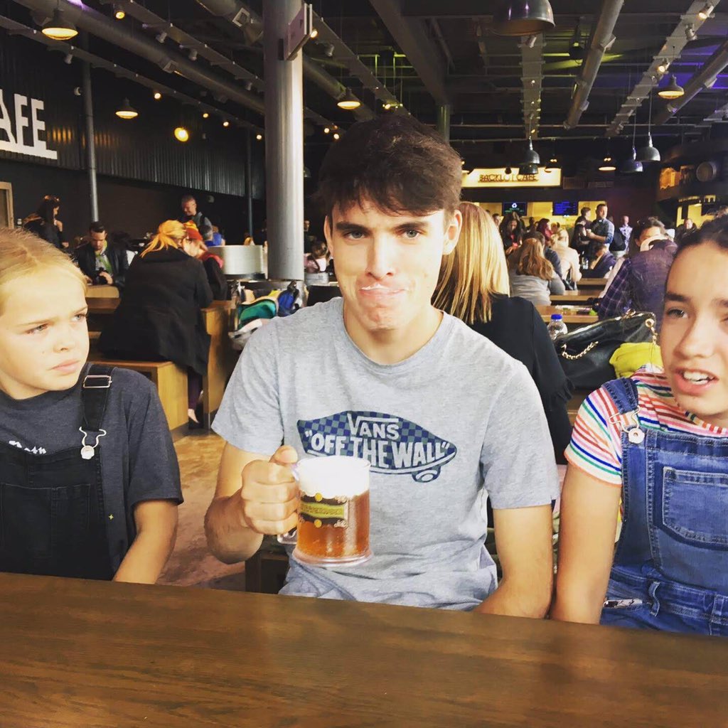 brutensbangers's tweet photo. Another Bruten off to Uni ... not sure Rich and I can cope with another โsee ya in a bitโ ๐ฉ Luckily our favourite blue had an unconditional offer and has successfully enrolled at Uni as heโs still not received his results from @coleggwent ๐ #absoluteshambles #ilyfe ๐ https://t.co/q4EHqU2wF3