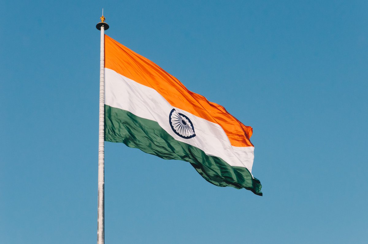 Ashique_WebDez's tweet photo. One Feeling which holds the oneness. Wishing you all a happy Independence day.   Commemorating the martyrs who sacrificed their life and death for us  #IndependenceDayIndia #india #indiaflag https://t.co/PtxlvRbyw1