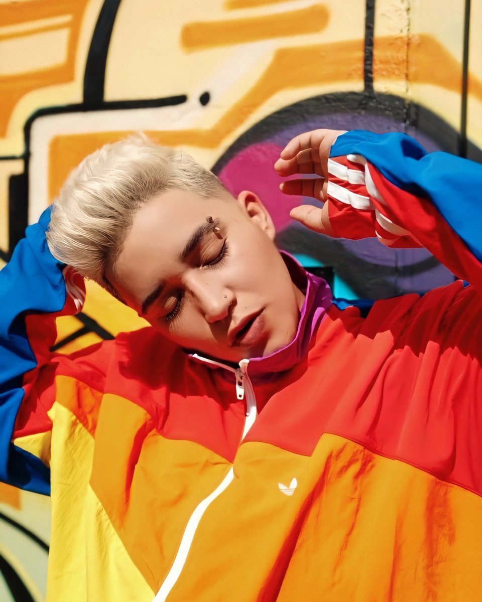 mlclmali's tweet image. .Te quiero para mí y no puedo aceptar dejar todo a la mitad💘 Ya la escucharon? 
.#QuieroAmarte💕