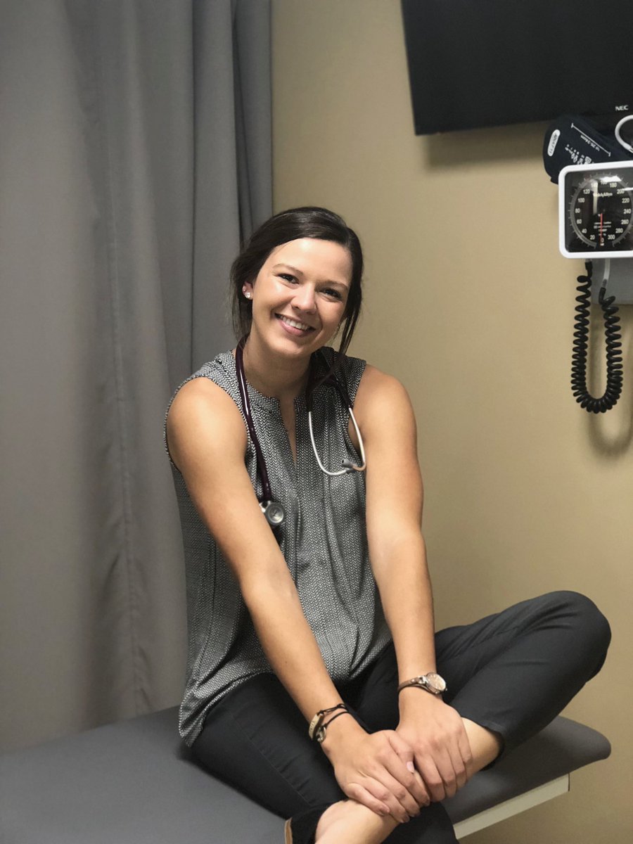 CUNEwbb's tweet photo. Alumni Spotlight feat. Erin Vieselmeyer! (2013-2017) #FlashbackFriday 

📍Holyoke, CO

👩🏽‍⚕️Physician Assistant at Wray Community District Hospital.

🏀Favorite Memory:  Winning the GPAC Championship against Dak West in 2017 at the buzzer. Go Dawgs! https://t.co/fFughSHoxI