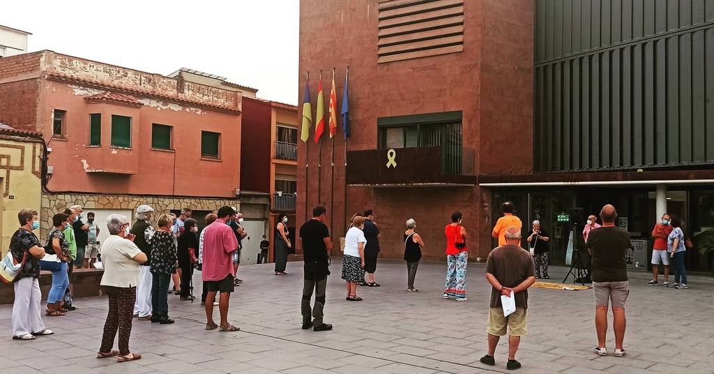 118a concentració <a href="/ANCGelida/">ANC Gelida</a> amb #lectura d'un escrit de <a href="/joanporras_/">Joan Porras</a>  #JoanBonaNit i la #cançó 'Els Nostres Tambors' de <a href="/buhosoficial/">Buhos</a> #LlibertatPresosPolítics #Gelida #Penedès instagr.am/p/CD4aLGepPWj/