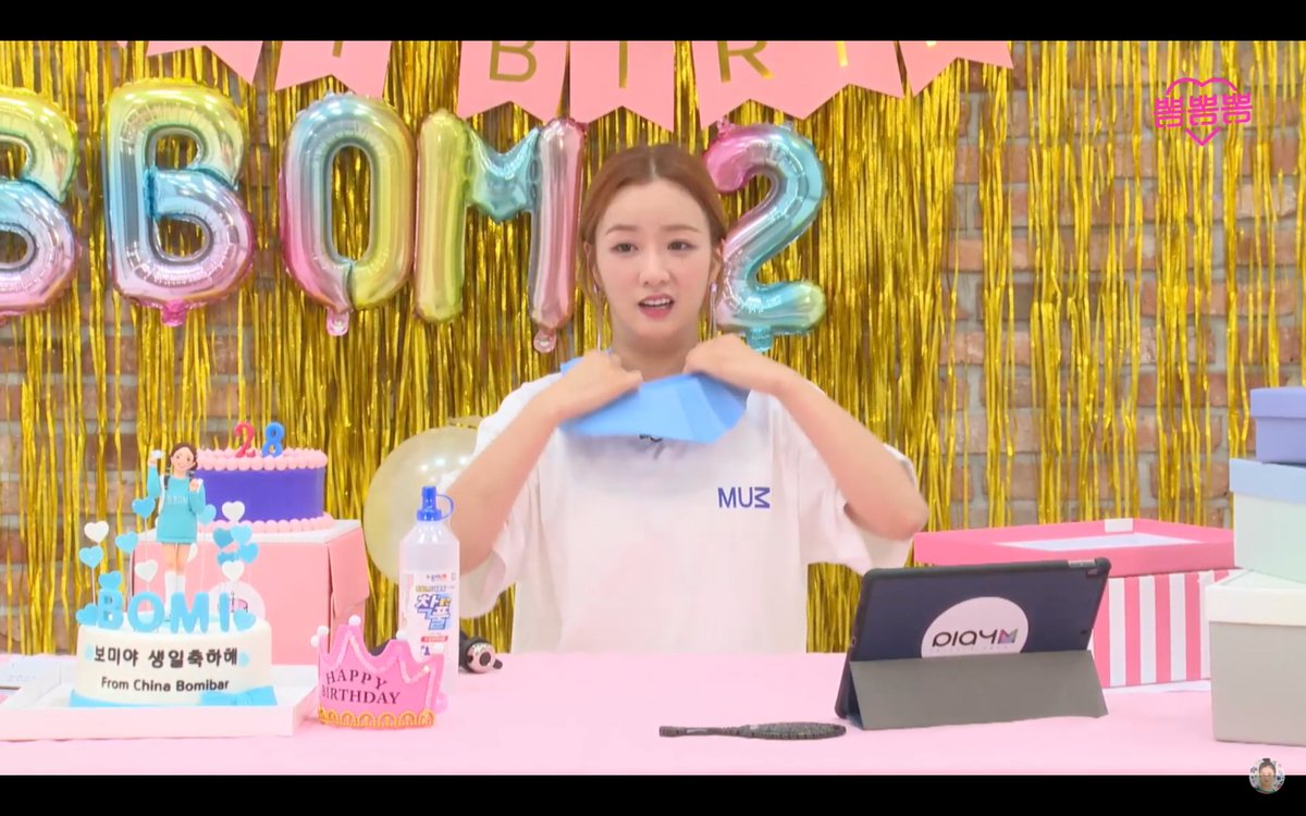 when bomi said screw this dress im gna change to comfortable clothes because opening is done
