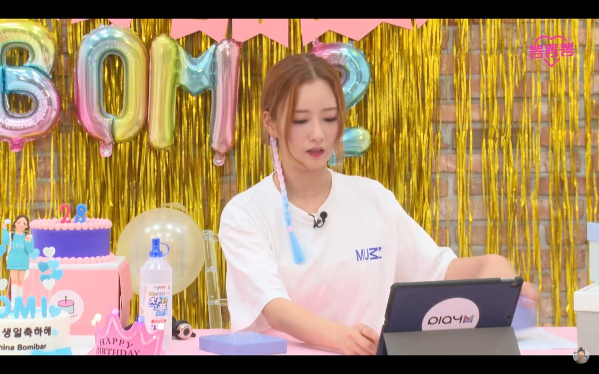 when bomi said screw this dress im gna change to comfortable clothes because opening is done