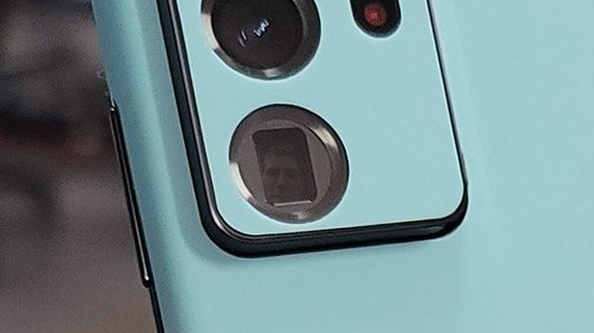 dbrand's tweet image. 