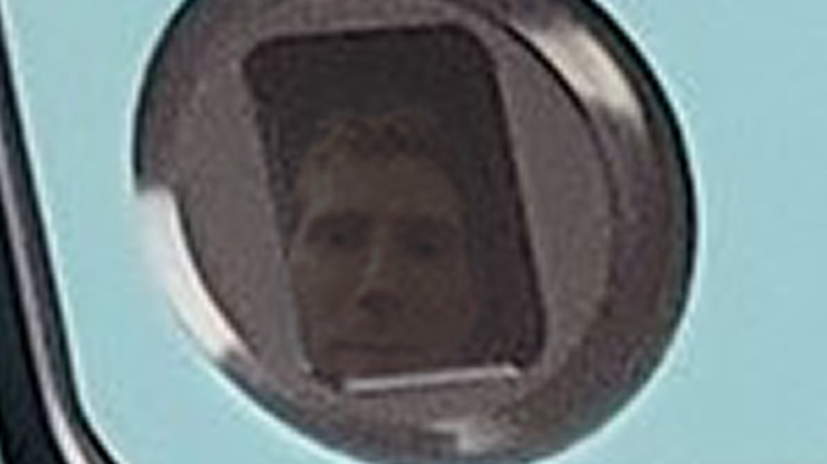 dbrand's tweet image. 